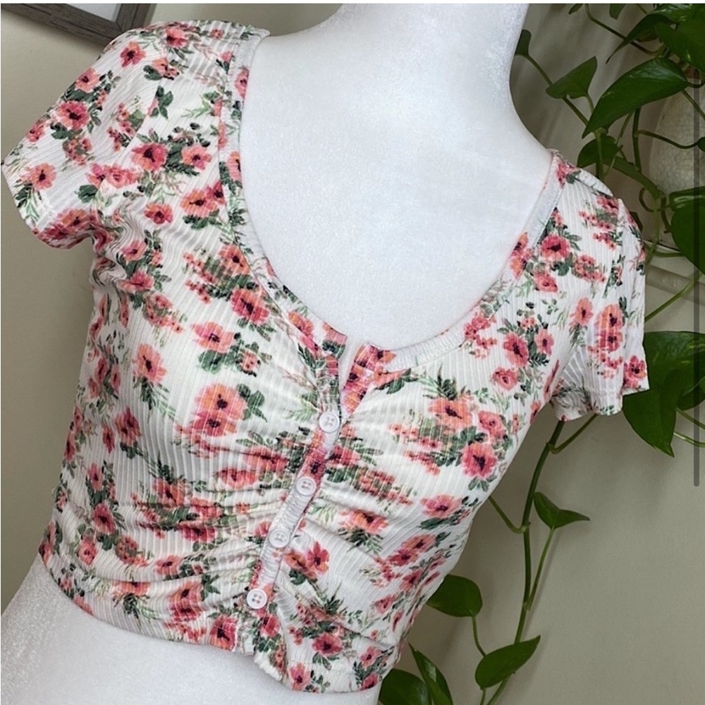 Floral Ribbed Knit Crop Top - Picture 3 of 7
